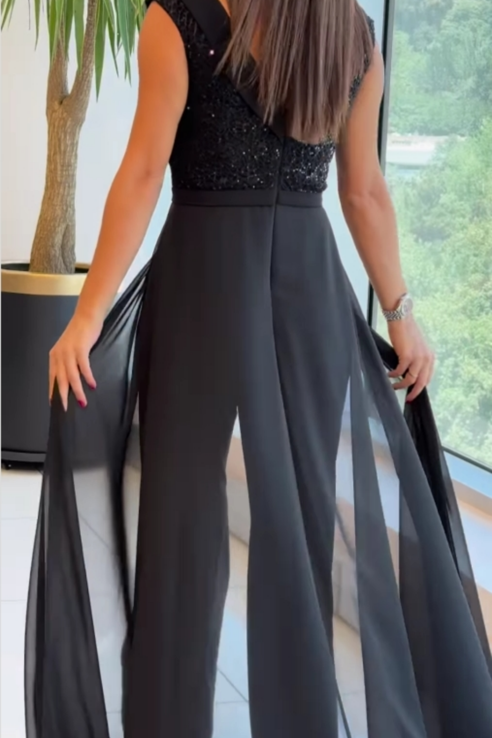 Valeria | Classic Sleeveless Jumpsuit - Alurea & Co.