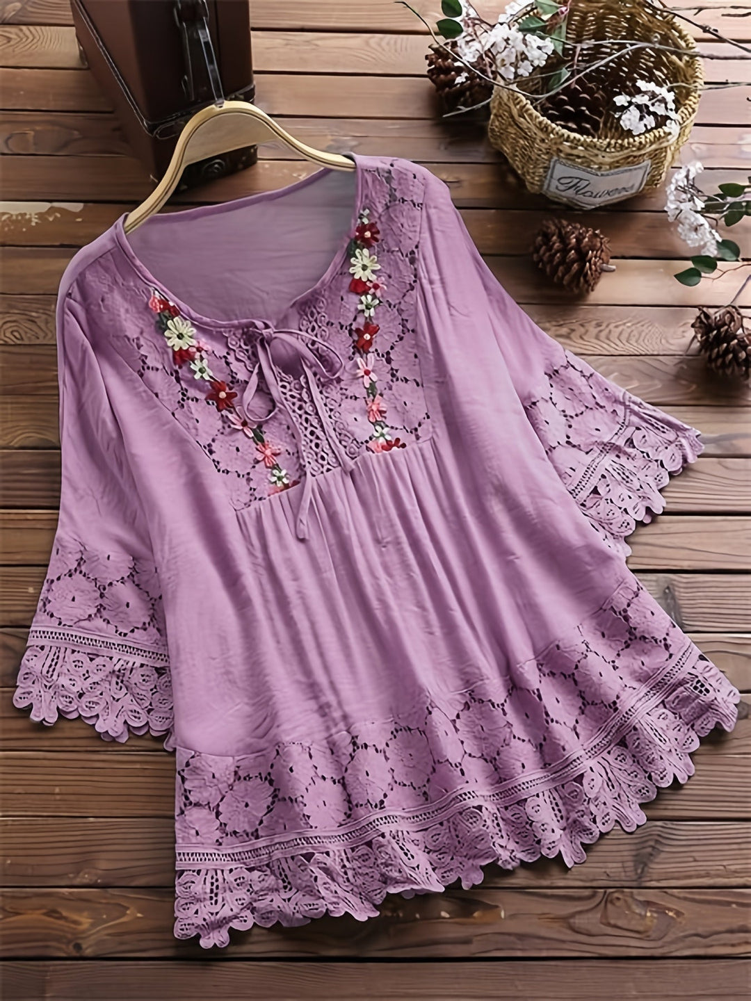 Monique – Lace Elegance Blouse
