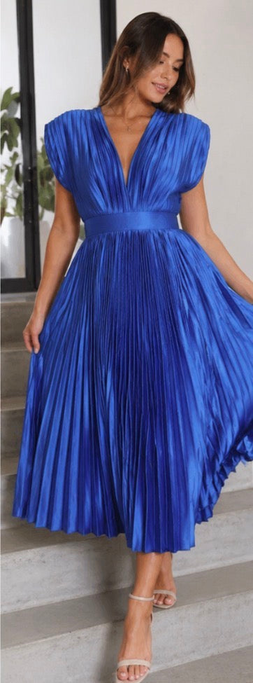 Genevieve | Timeless Pleated Midi Dress