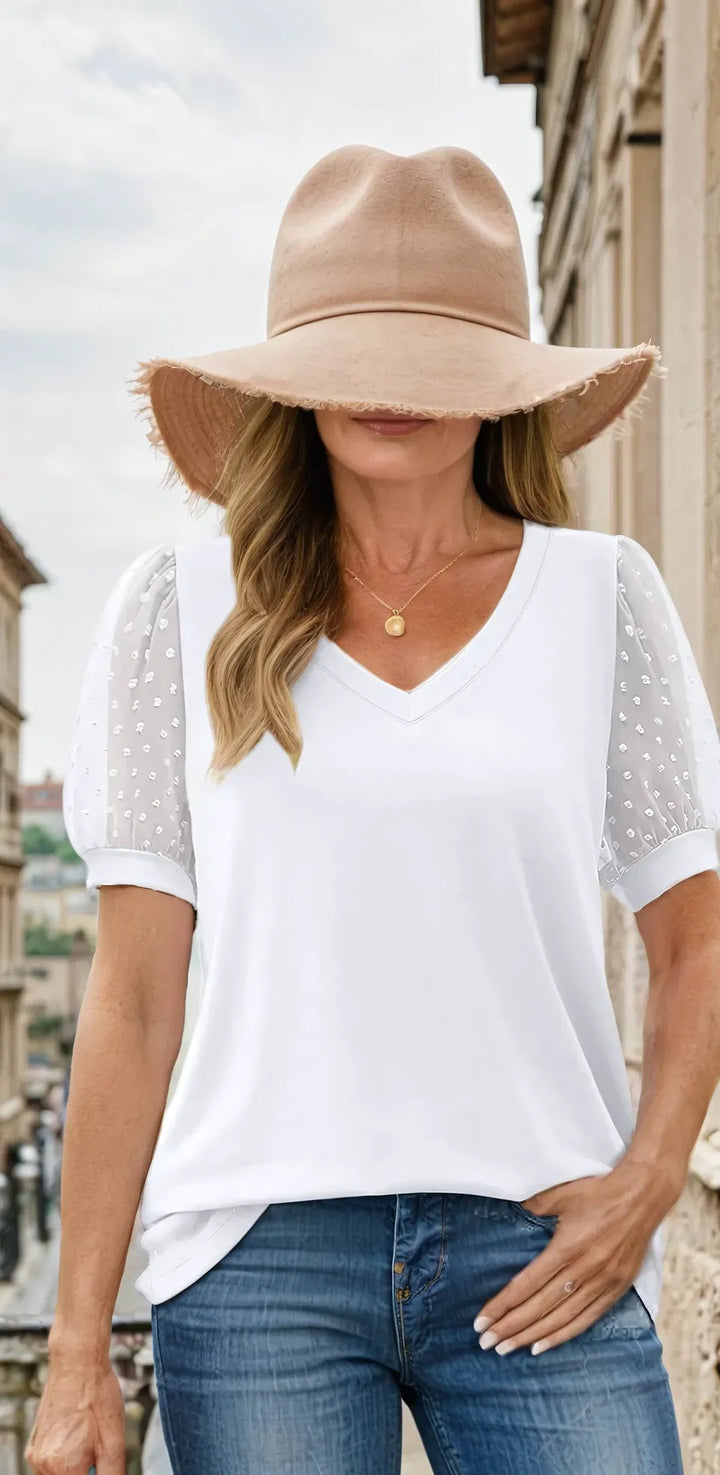 Viva – Elegant V-Neck Top