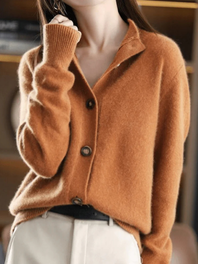 SOFIA BUTTON CARDIGAN - Alurea & Co.