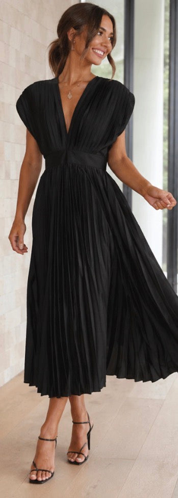 Genevieve | Timeless Pleated Midi Dress