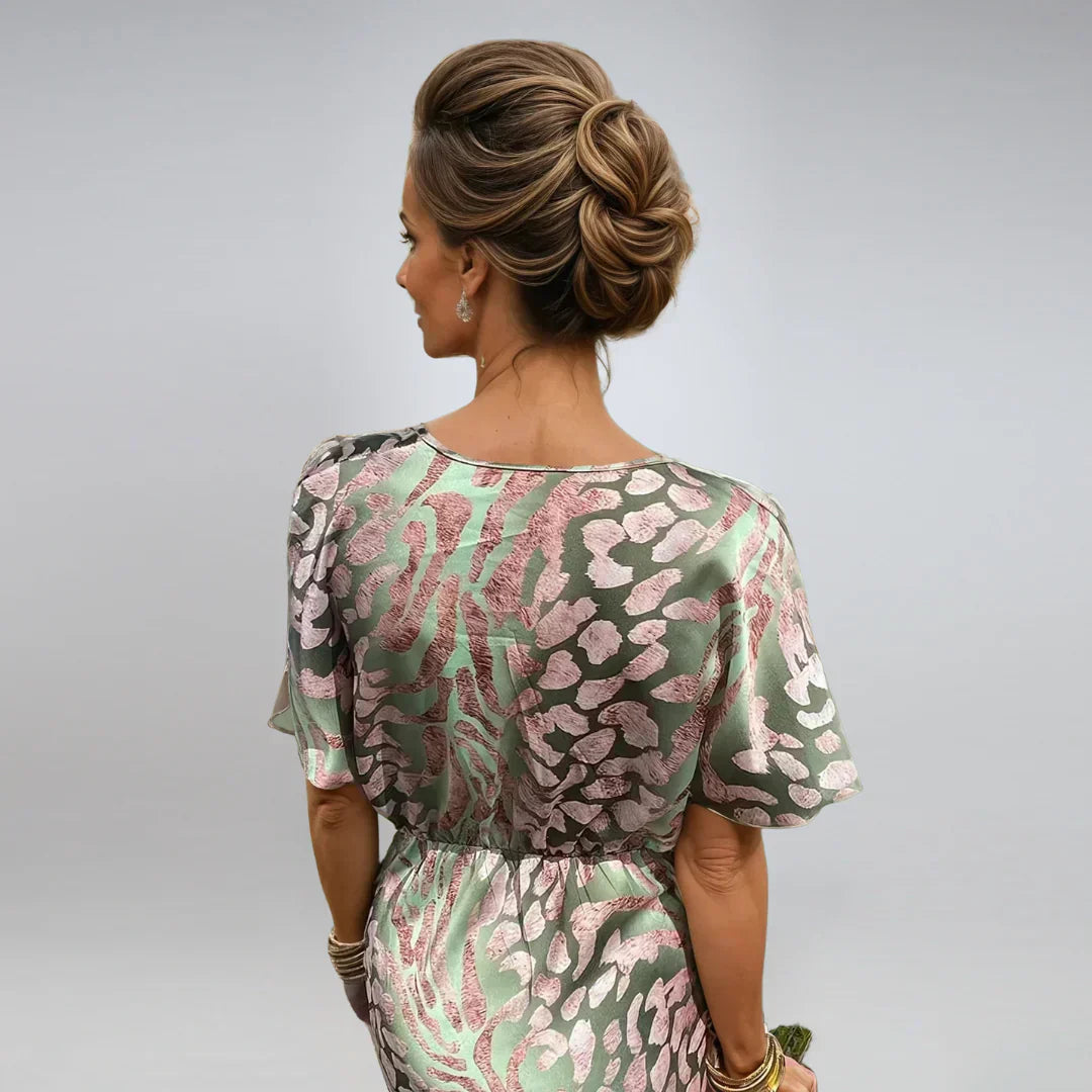 Kelsey - Long dress with v-neck and twisted detail