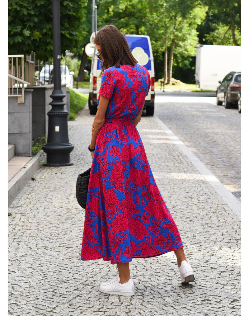 Suzanne - Elegant Dress with V-Neck