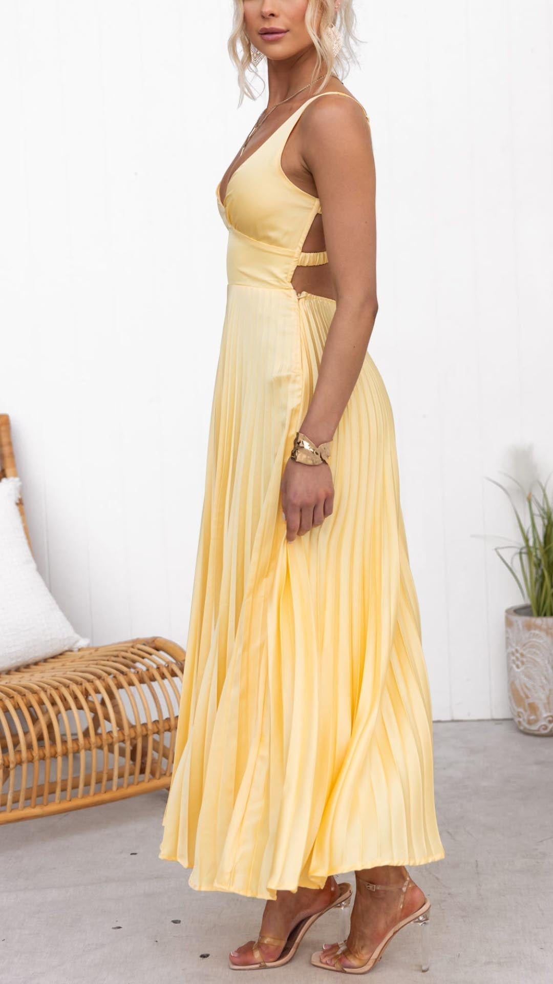 Quinn | Pleated V-Neck Maxi Dress