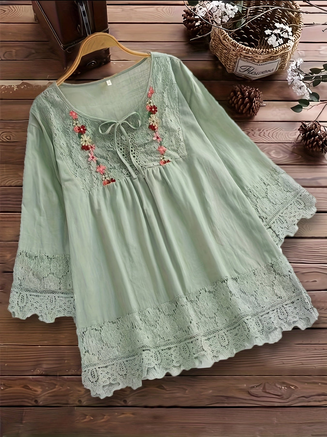 Monique – Lace Elegance Blouse