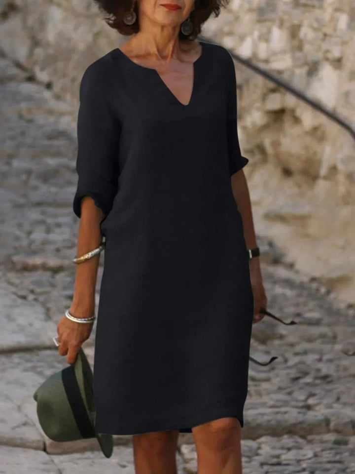 Saoirse – Flattering V-Neck Dress